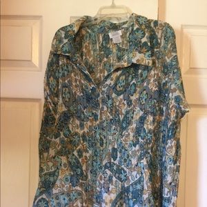 Summery, floral plus sized blouse